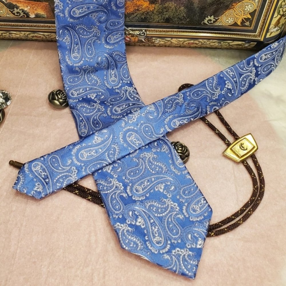 Michael Kors Blue Dancing Halo Paisley Silk Tie